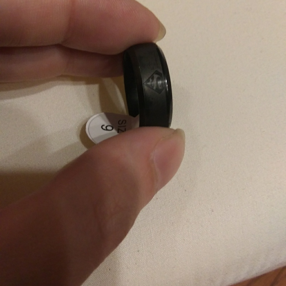 STAINLESS STEEL SUPERMAN RING - Picture 7 of 7